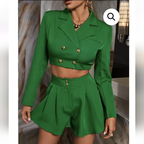 NWT GREEN DOUBLE BREASTED CROPPED MINI SHORT MATCHING SET SIZE: SMALL-LARGE - Picture 2 of 11